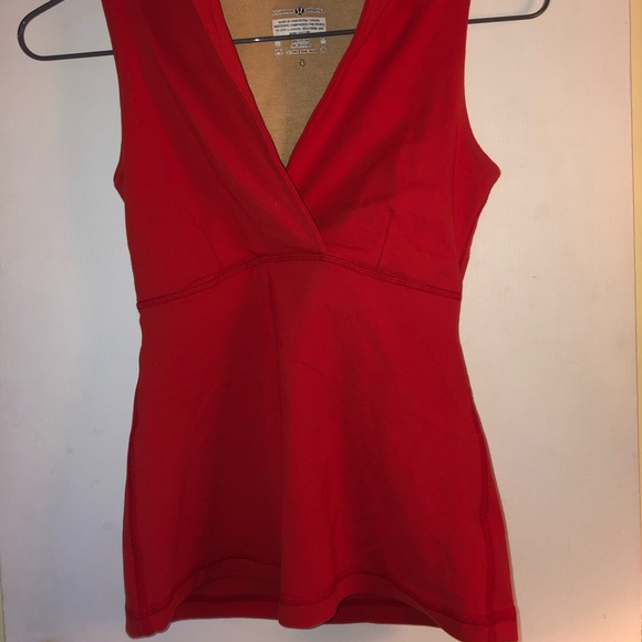 Red workout Lulu top. - Picture 2 of 5